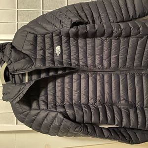 North face woman’s winter jacket navy blue